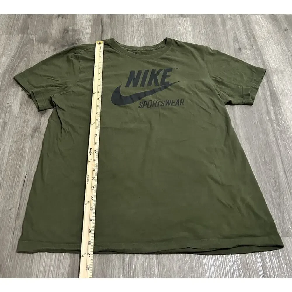 Nike Sportswear Graphic T Shirt Men’s Large Olive Green Logo Short Sleeve Tee